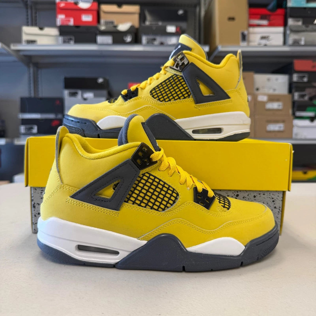 Air Jordan 4 Retro Lightning - Shoe Boxs