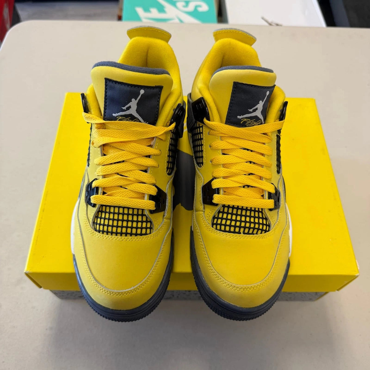 Air Jordan 4 Retro Lightning - Shoe Boxs
