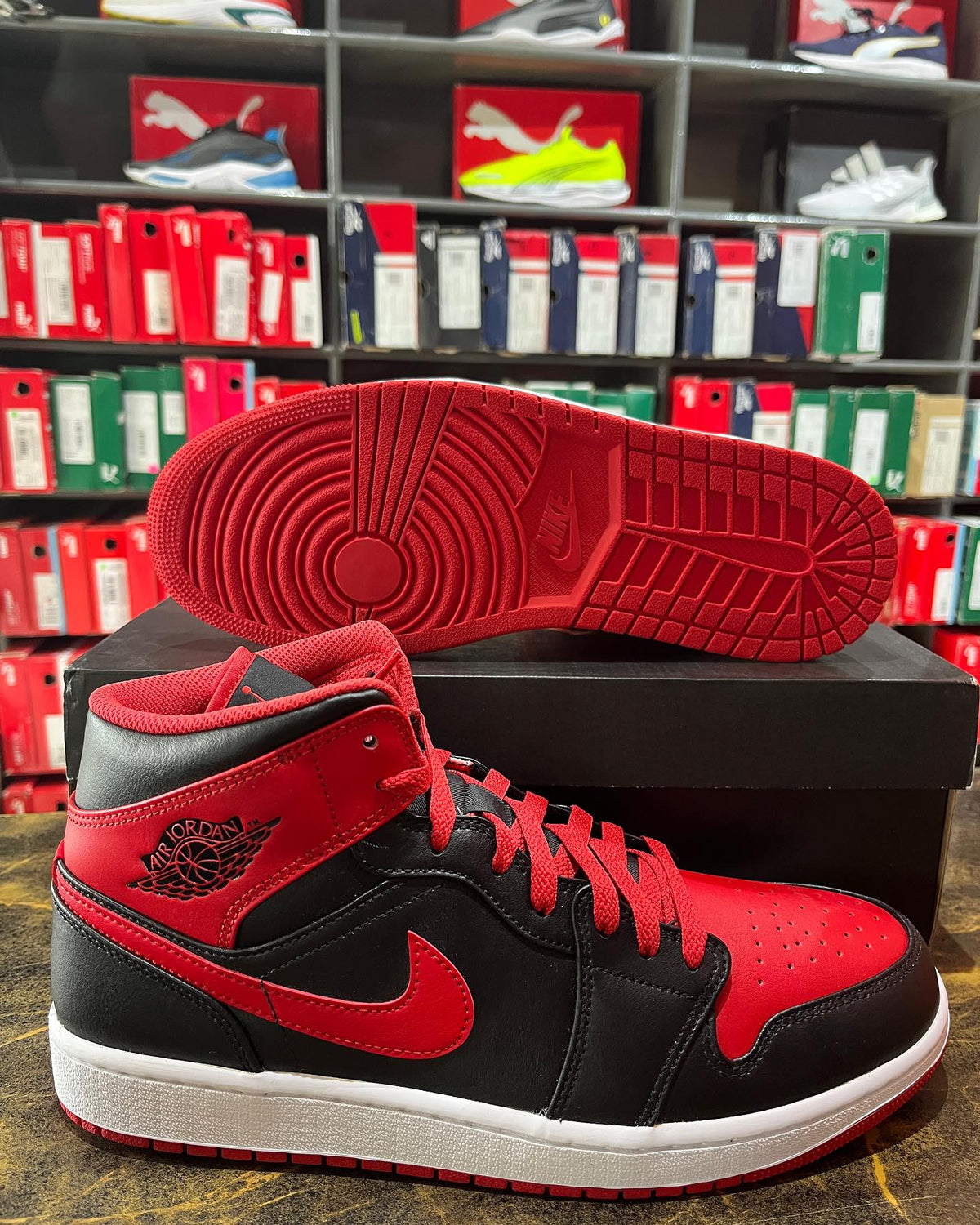 Nike Air Jordan 1 Mid Red Thunder - Smart Khareed