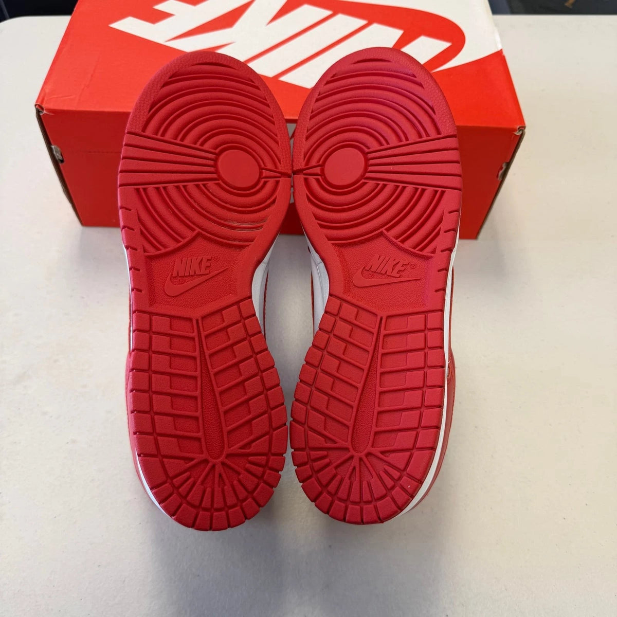Nike EBERNON Low Pren Redwhite - Shoe Boxs