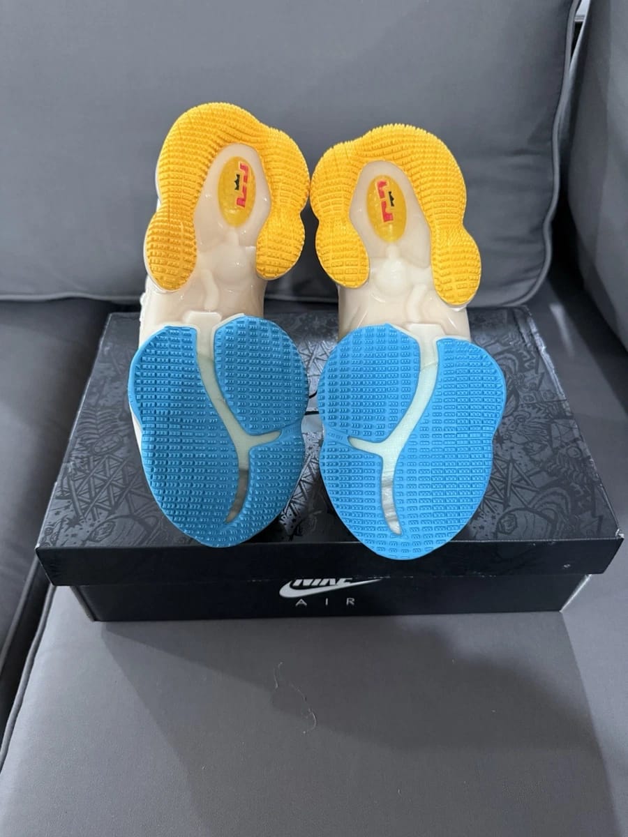 Nike LeBron 19 White - Shoe Boxs